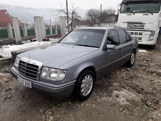 Mercedes Series (W124) foto 1