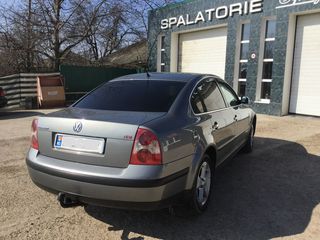 Volkswagen Passat foto 3