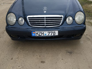 Mercedes E-Class foto 10