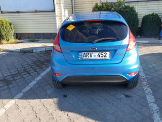 Ford Fiesta foto 3