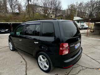 Volkswagen Touran foto 4