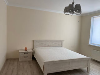 Apartament cu 2 camere, 70 m², Centru, Chișinău foto 1