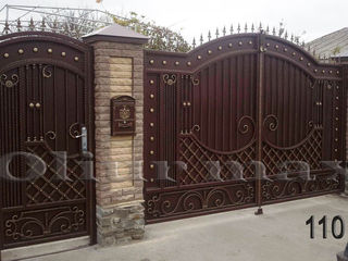 Copertine, porți, garduri, balustrade , gratii, uși metalice și alte confecții din fier forjat. foto 3