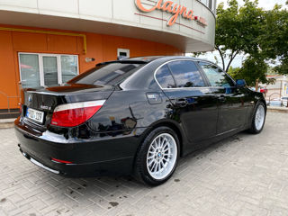 BMW 5 Series foto 2