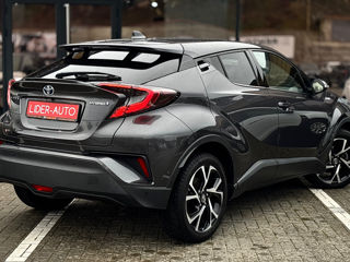 Toyota C-HR foto 4