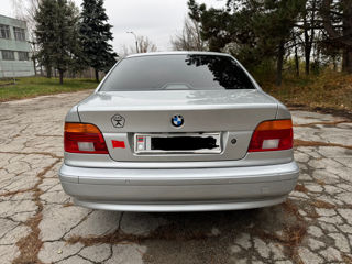 BMW 5 Series foto 6