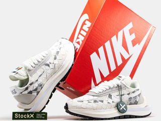 Nike Sacai Vaporwaffle Jean Paul Gaultier foto 4