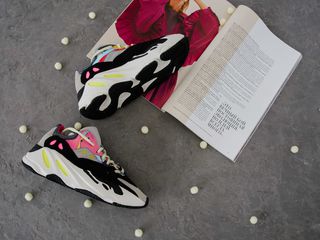 yeezy wave runner pink