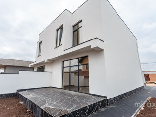 Se vinde Duplex în stil hi-tech, varianta albă, situată în zon de elită, Durleşti. foto 3