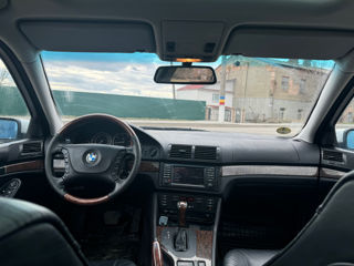 BMW 5 Series foto 6