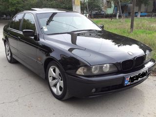 BMW 5 Series foto 4