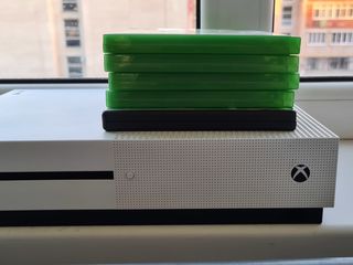 Xbox One S 1 TB foto 1