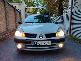 Renault Clio foto 2