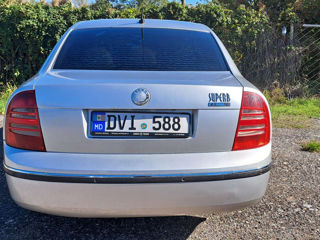 Skoda Superb foto 2