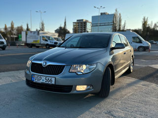 Skoda Superb foto 2