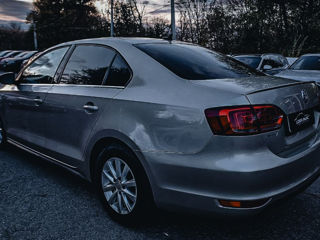 Volkswagen Jetta foto 4