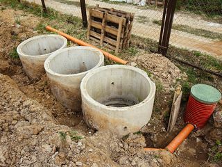 Sapam  canalizare, instalare septic WC tranșee Avem burlane in vinz