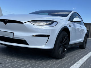 Tesla Model X foto 1