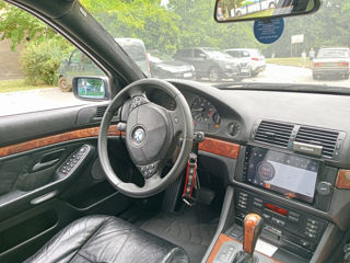 BMW 5 Series foto 5