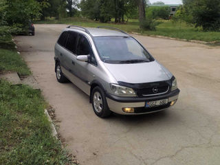 Opel Zafira foto 2