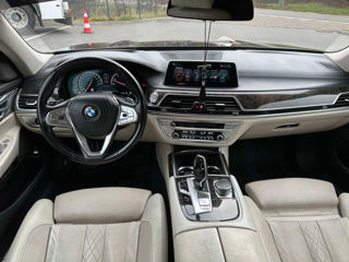 BMW 7 Series foto 8