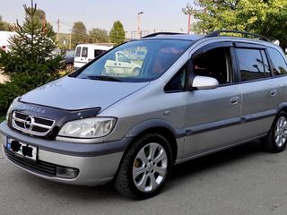 Opel Zafira foto 1