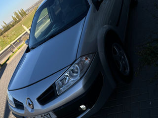 Renault Megane foto 2