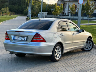 Mercedes C-Class foto 5