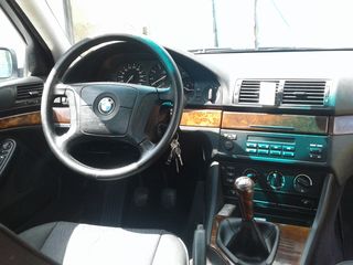 BMW 5 Series foto 3