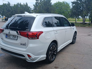 Mitsubishi Outlander foto 4