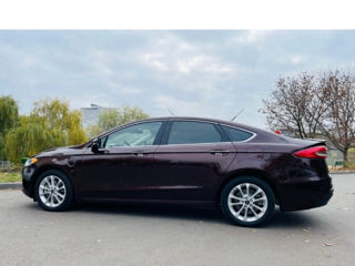 Ford Fusion фото 8