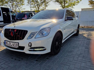 Mercedes E-Class foto 2