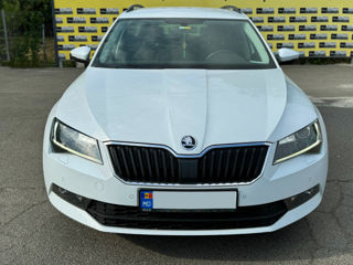 Skoda Superb foto 2