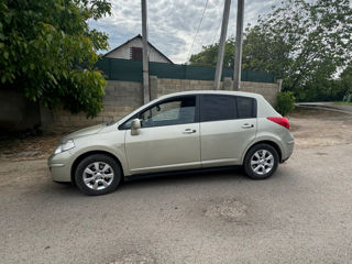 Nissan Tiida foto 3