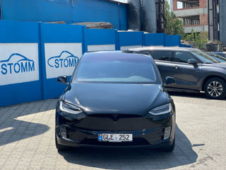 Tesla Model X foto 2