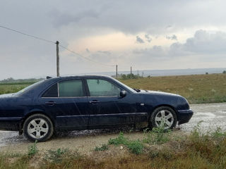 Mercedes E-Class foto 9