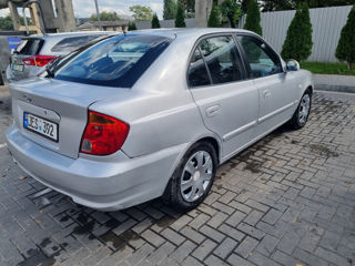 Hyundai Accent foto 3