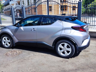 Toyota C-HR foto 2