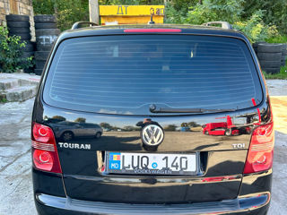 Volkswagen Touran foto 7