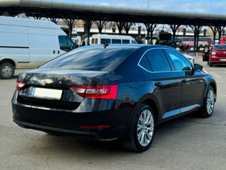 Skoda Superb foto 3