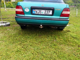 Nissan Sunny foto 4