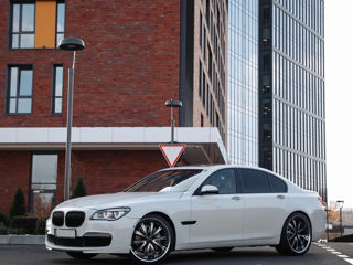 BMW 7 Series foto 3