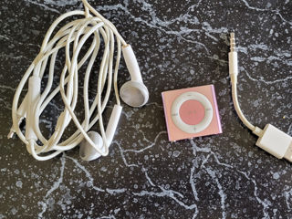 Se vinde Apple iPod Shuffle 4th Generation (A1373) 2GB roz foto 7