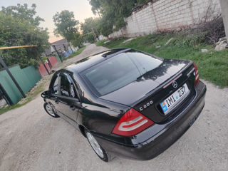 Mercedes C-Class foto 7