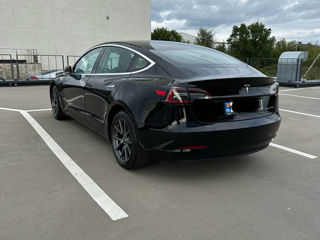 Tesla Model 3 foto 3