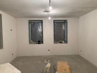 Reparație apartamente, oficii, spații comerciale (vopsire, baghete, tencuială) prin firmă foto 5