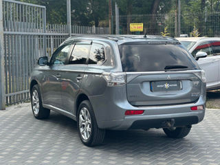 Mitsubishi Outlander фото 4