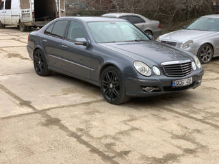 Mercedes E-Class foto 5