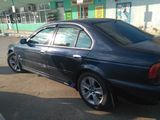 BMW 5 Series foto 5