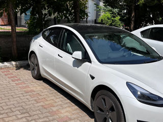 Tesla Model 3 foto 2